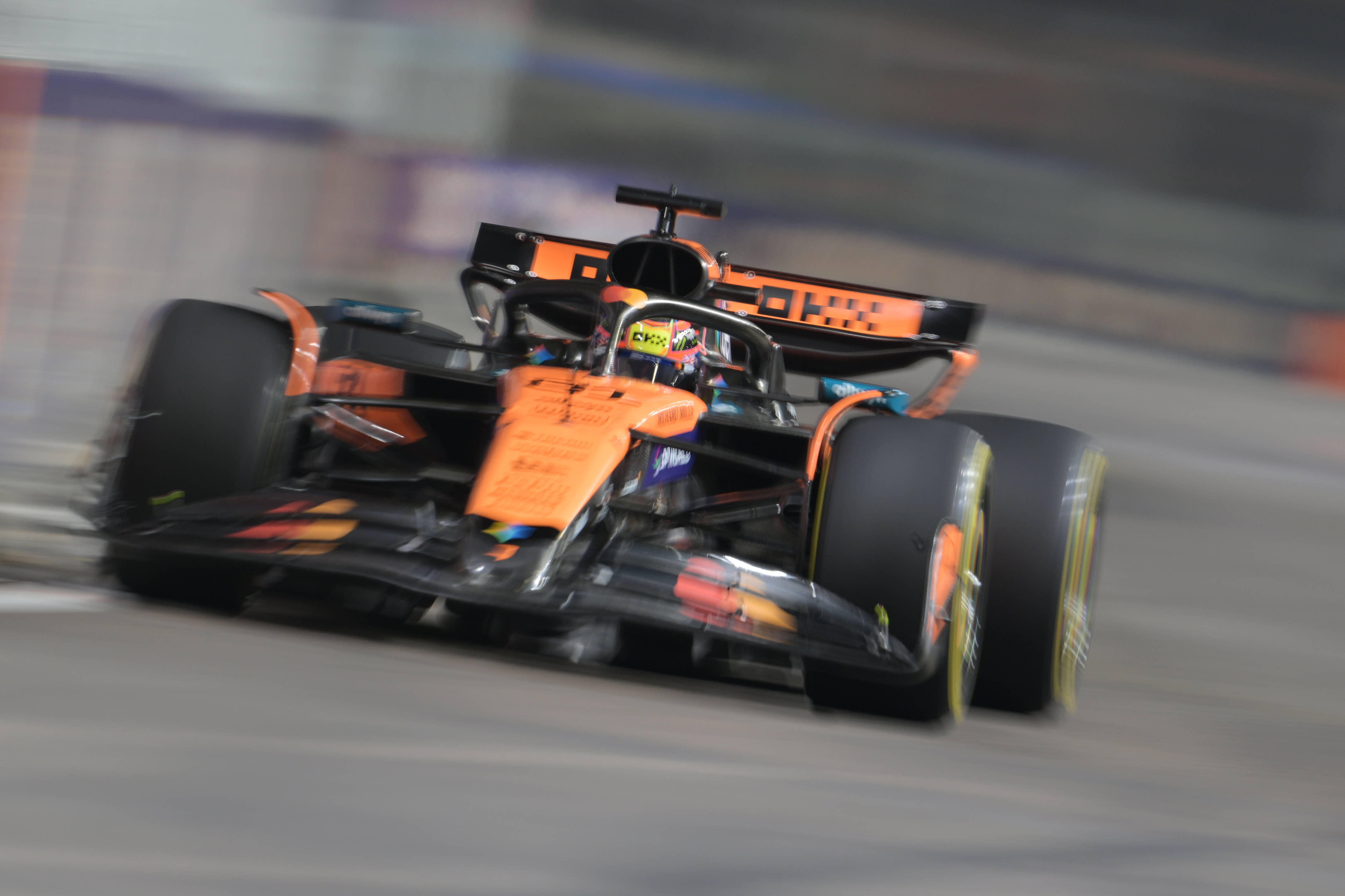 迈凯伦碾压雷诺车队,阿隆索关键制胜 迈凯伦碾压雷诺车队,阿隆索关键制胜