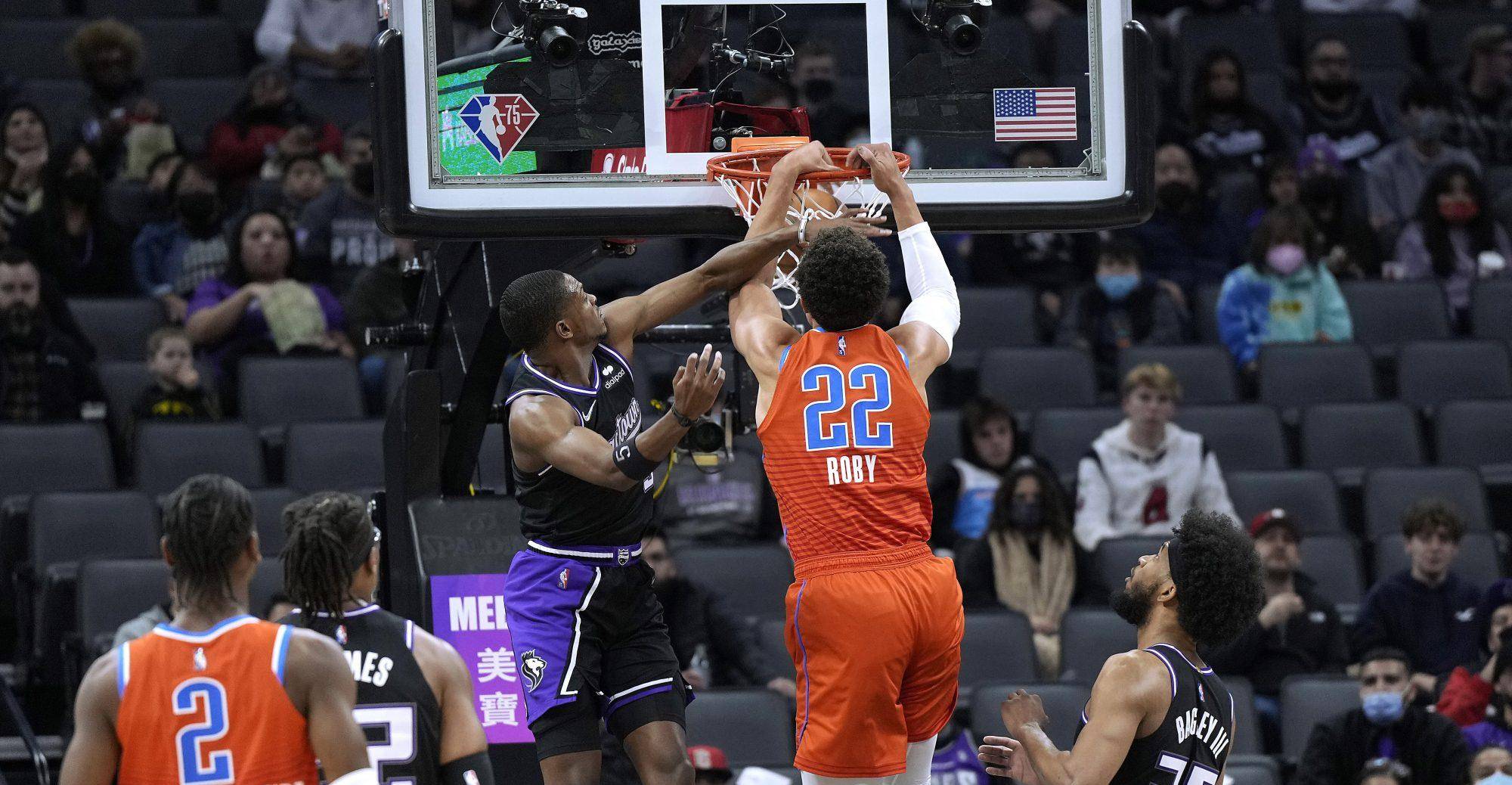 四川队完胜雷霆,福克斯带队取胜 四川队完胜雷霆,福克斯带队取胜