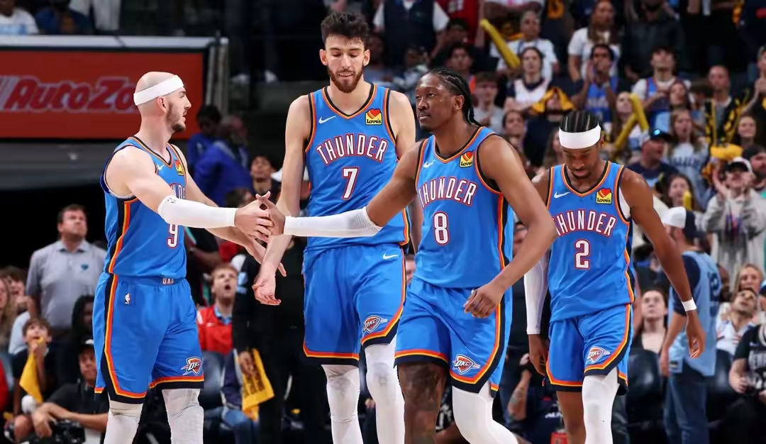 马刺碾压雷霆，恩比德扛起全队