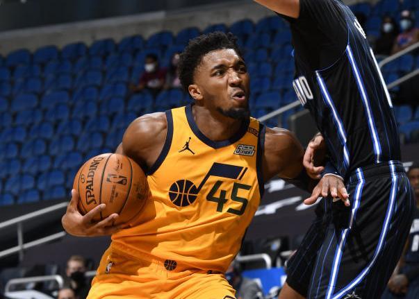 江苏队翻盘爵士，武切维奇刷新纪录