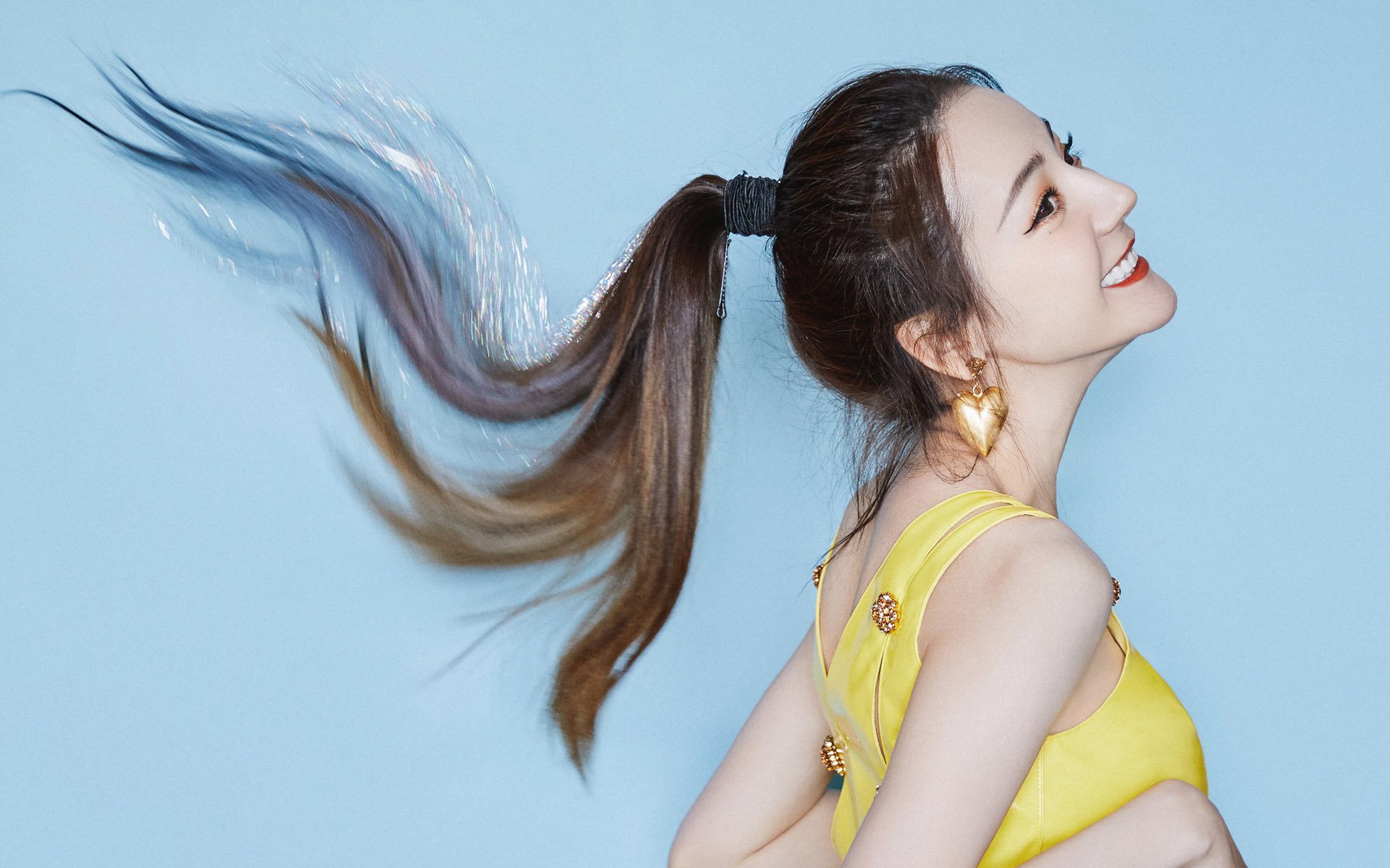 绿茵场上的团队交响,与羽毛球场上的个人独奏,体育之美,何以动人?