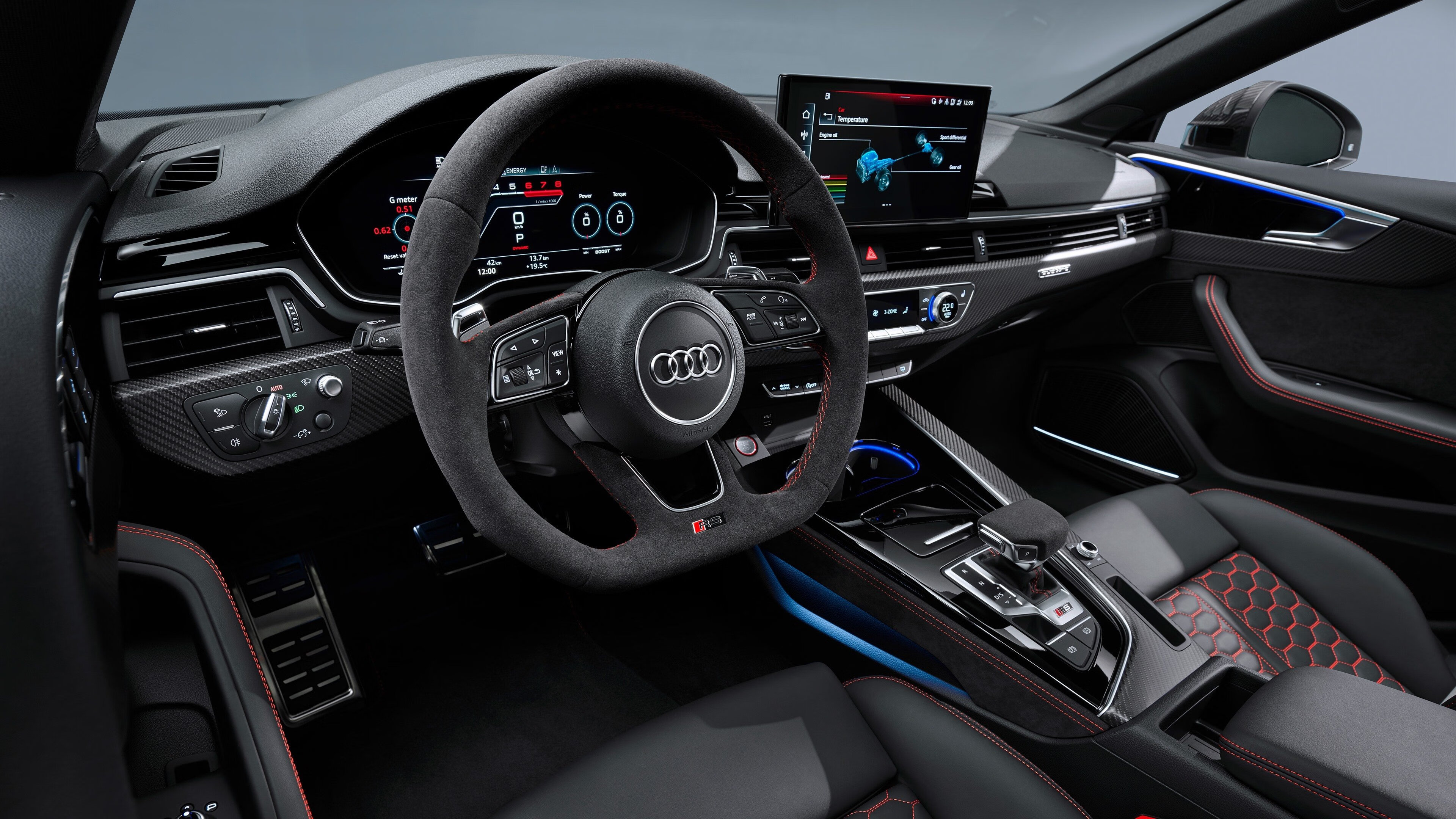 足球世界的唯一性,当巴萨锁死勒沃库森,当C罗接管欧冠决赛